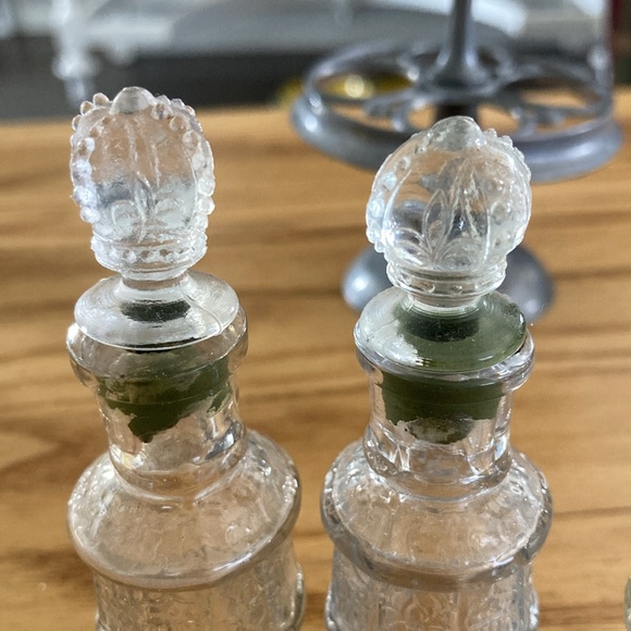 Vintage salt, pepper, oil & vinegar server - Picture 6 of 7